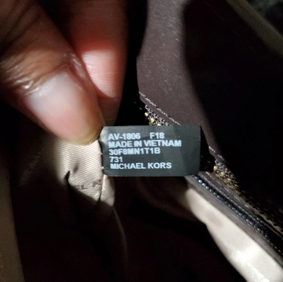 MK tote and wristlet set REDUCED - Picture 9 of 12